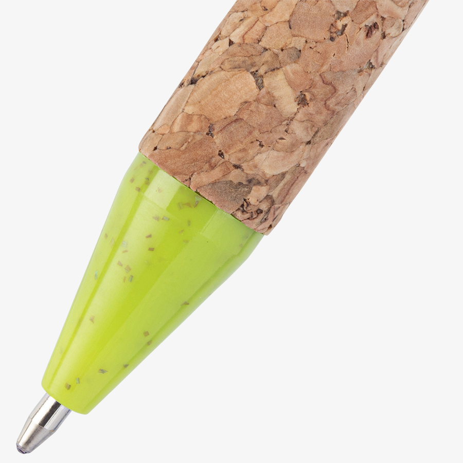 Weizenstroh-Kugelschreiber mit Korkgriff und grüner Spitze in der Detailansicht