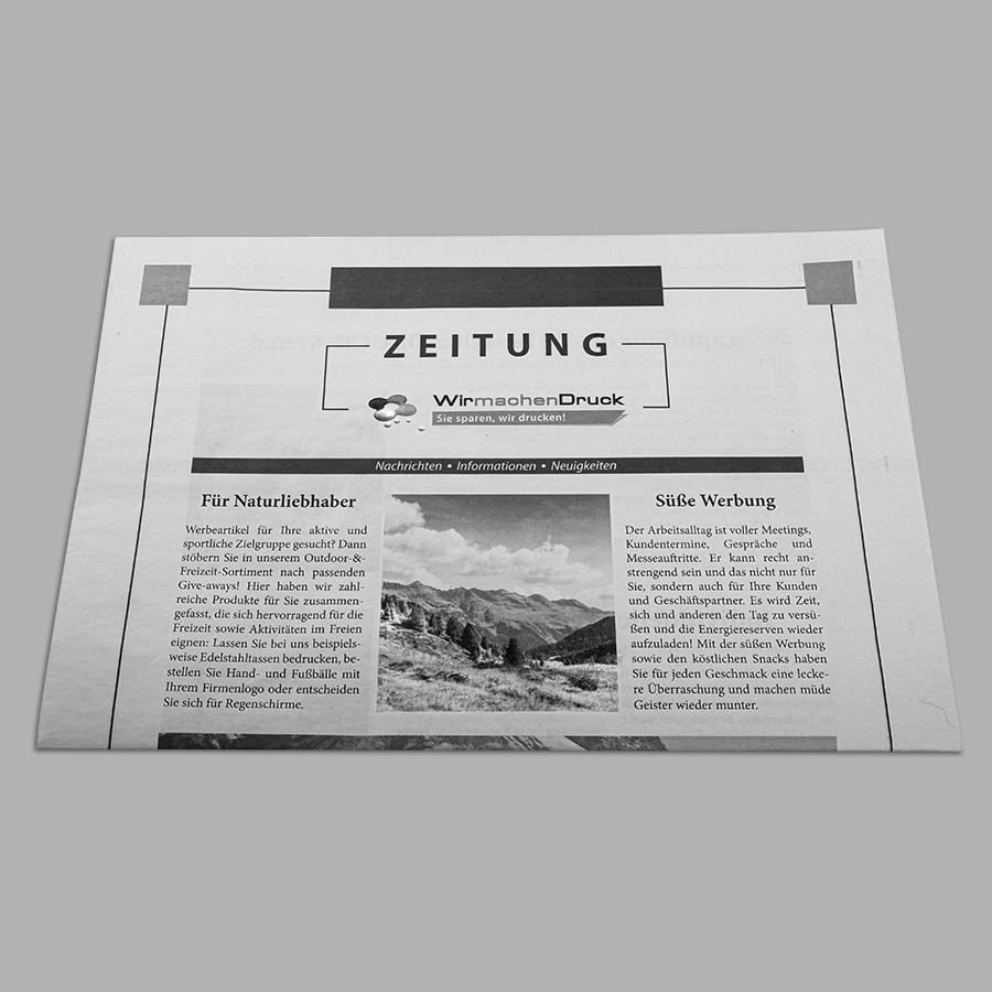 DIN-A3-Zeitung in Schwarz-Weiß, zugeklappt, Coveransicht